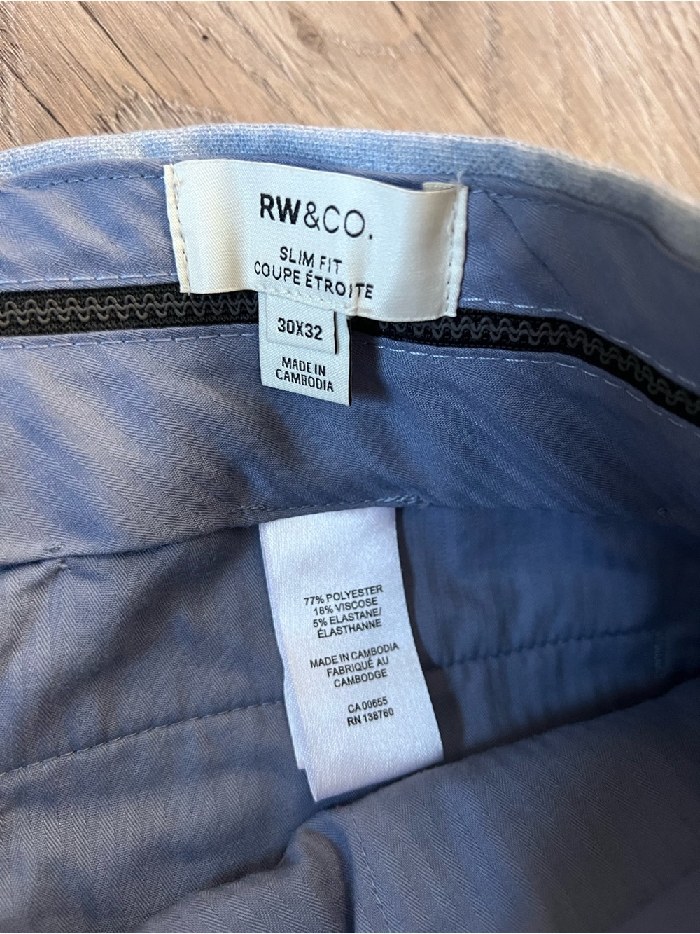 RW&CO. Light Gray/Blue Two-Piece Men's Suit - Tailored Blazer & Trousers - Picture 5 of 16